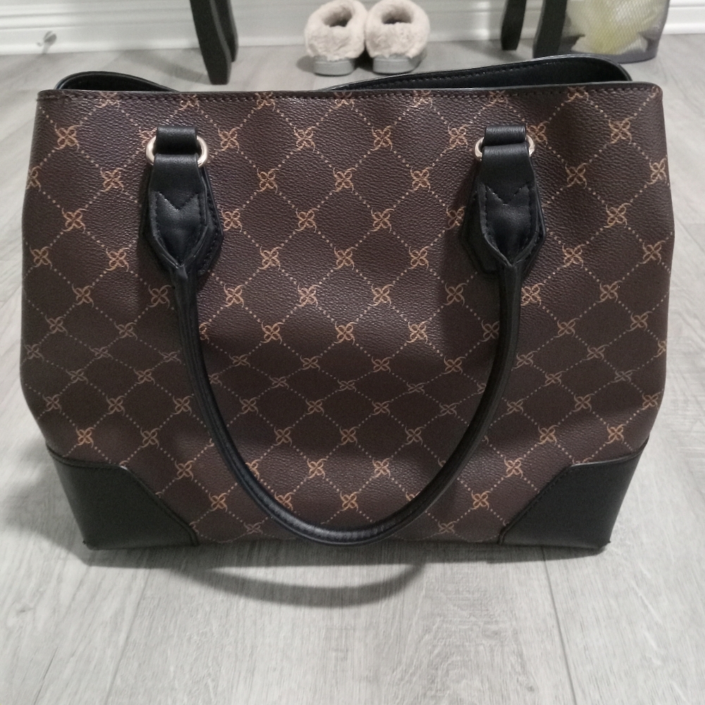 Elegant Brown and Black Woman's Purse